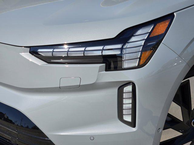 new 2025 Volvo EX90 car, priced at $85,640