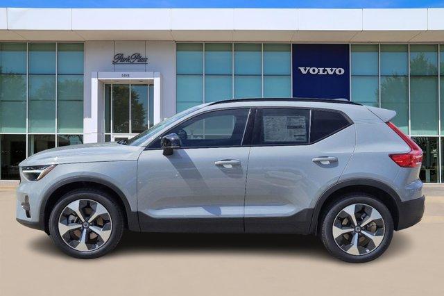 new 2024 Volvo XC40 car, priced at $45,525