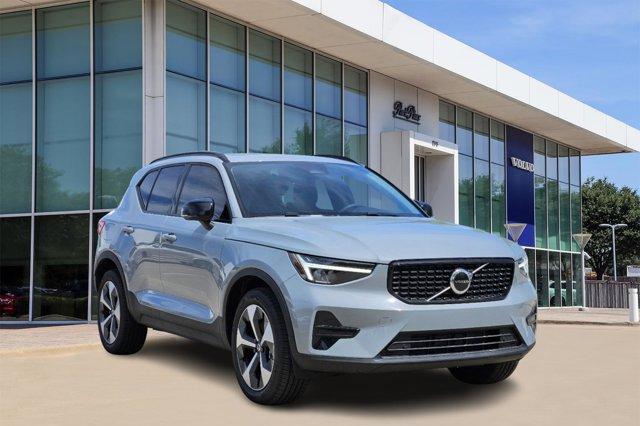 new 2024 Volvo XC40 car, priced at $45,525