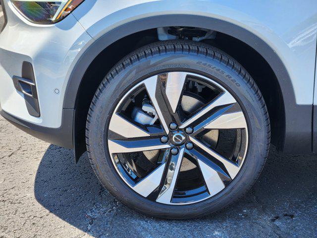 new 2025 Volvo XC40 car, priced at $51,565