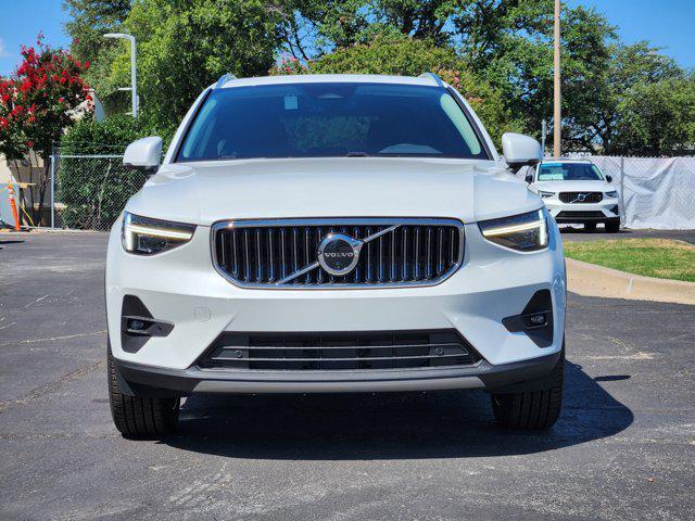 new 2025 Volvo XC40 car, priced at $51,565