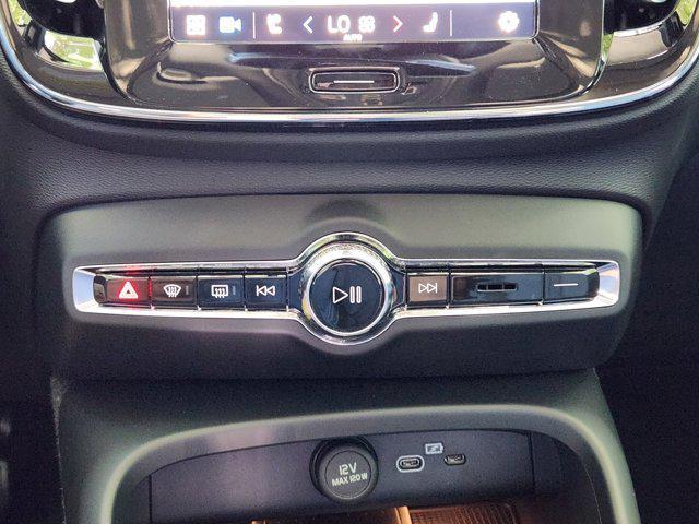 new 2025 Volvo XC40 car, priced at $51,565