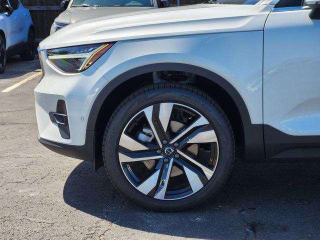 new 2025 Volvo XC40 car, priced at $51,565
