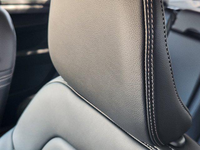 new 2025 Volvo XC40 car, priced at $51,565