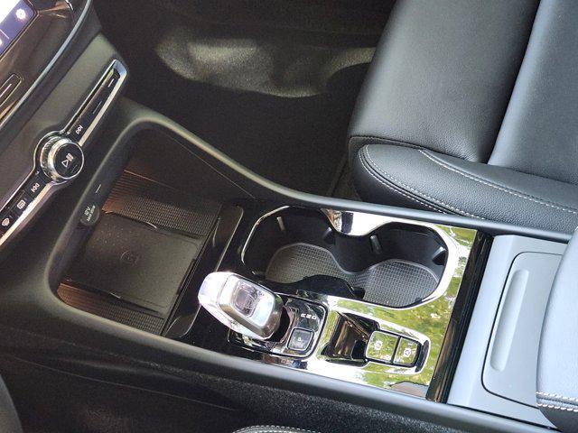new 2025 Volvo XC40 car, priced at $51,565