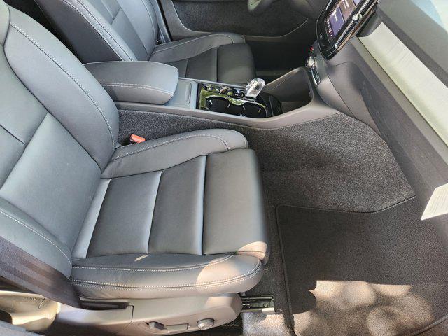 new 2025 Volvo XC40 car, priced at $51,565