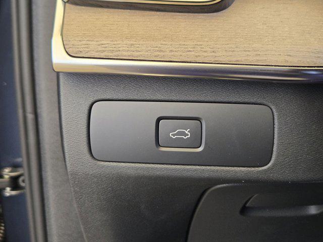 new 2026 Volvo XC90 car, priced at $71,825