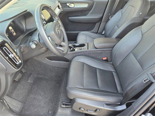 used 2025 Volvo XC40 car