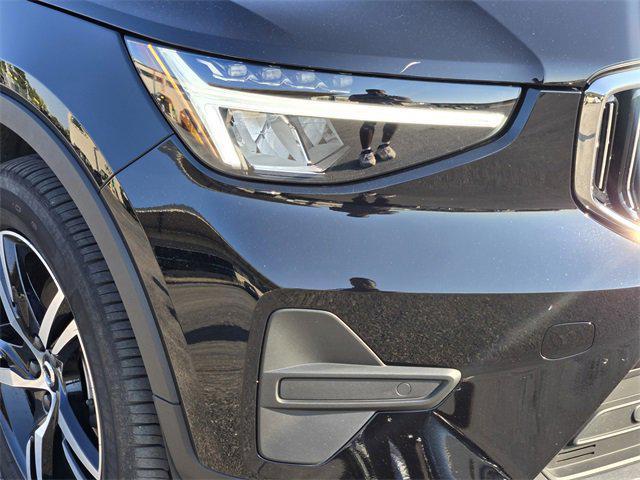 used 2025 Volvo XC40 car