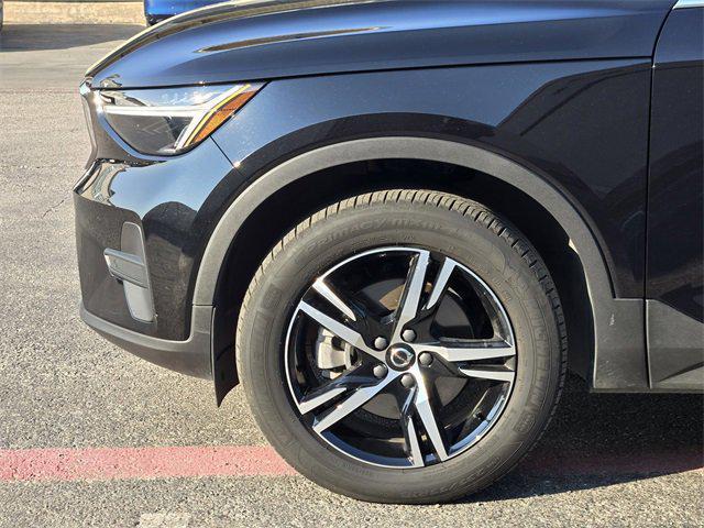 used 2025 Volvo XC40 car