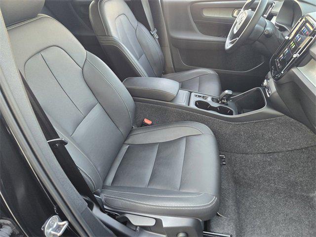 used 2025 Volvo XC40 car