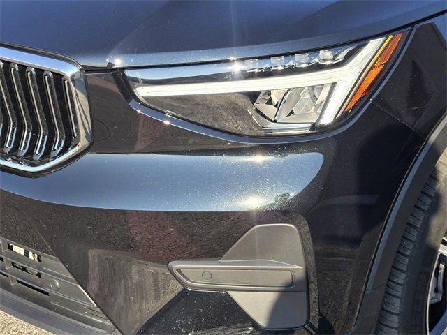 used 2025 Volvo XC40 car