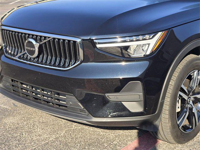 used 2025 Volvo XC40 car