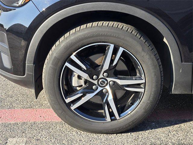 used 2025 Volvo XC40 car