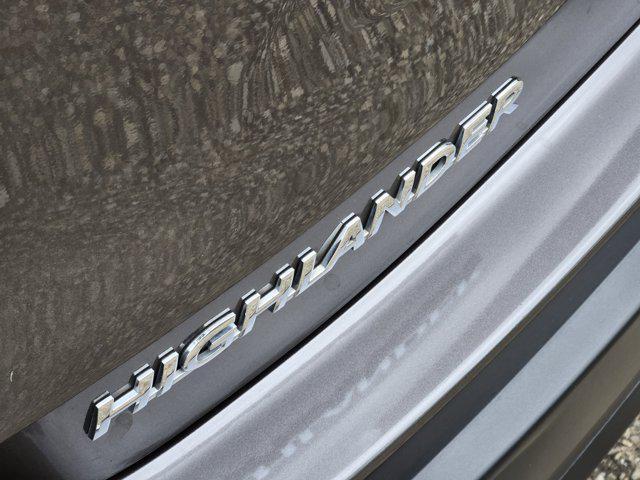 used 2015 Toyota Highlander car, priced at $20,991