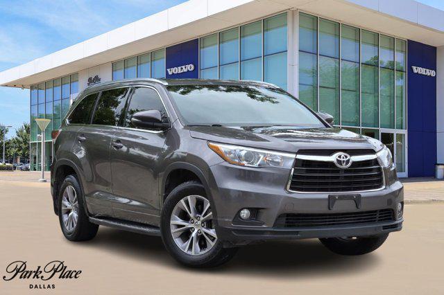 used 2015 Toyota Highlander car, priced at $20,991