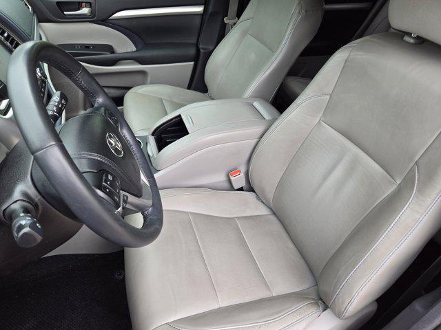 used 2015 Toyota Highlander car, priced at $20,991
