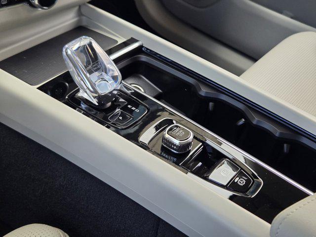 new 2026 Volvo XC60 car, priced at $63,935