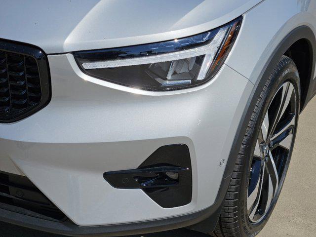 new 2025 Volvo XC40 car, priced at $48,820