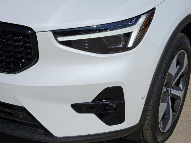 new 2025 Volvo XC40 car, priced at $48,315