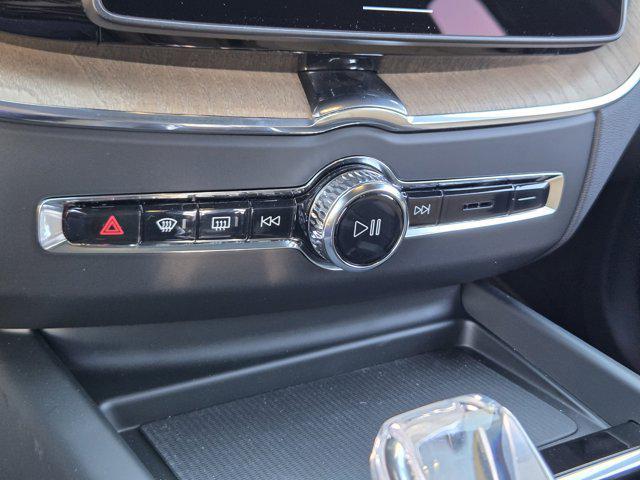 new 2026 Volvo XC60 car, priced at $57,985