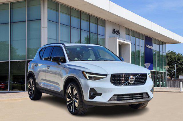 new 2025 Volvo XC40 car, priced at $51,550