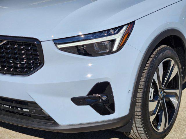 new 2025 Volvo XC40 car, priced at $51,550