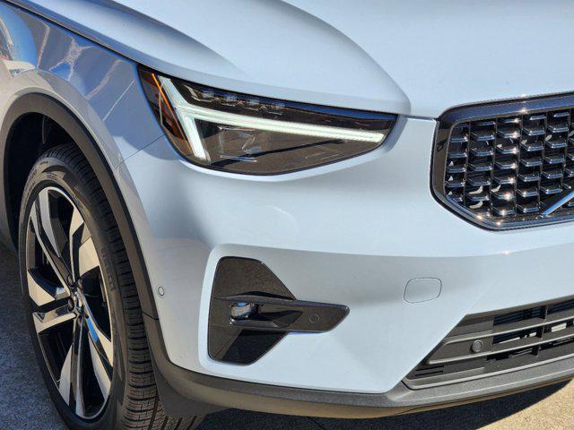 new 2025 Volvo XC40 car, priced at $51,550