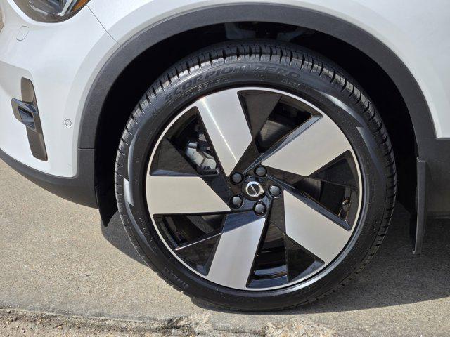 used 2022 Volvo C40 Recharge Pure Electric car, priced at $33,982