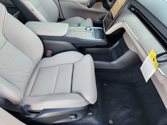 new 2025 Volvo EX90 car, priced at $95,140