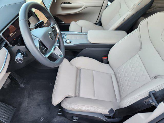 new 2025 Volvo EX90 car, priced at $95,140
