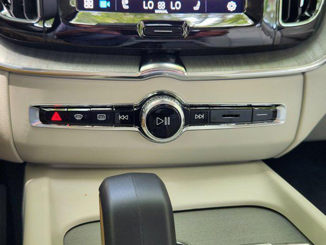 new 2025 Volvo XC60 car, priced at $55,360