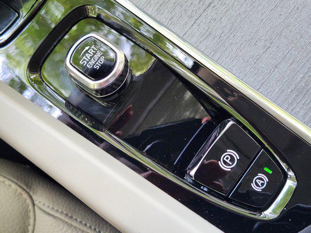 new 2025 Volvo XC60 car, priced at $55,360
