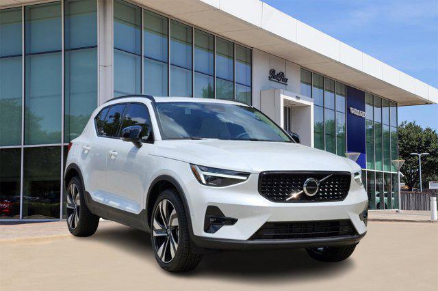 new 2025 Volvo XC40 car, priced at $51,765