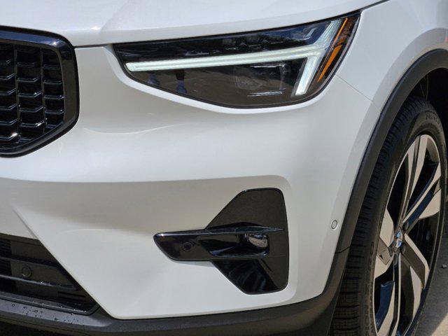 new 2025 Volvo XC40 car, priced at $51,765