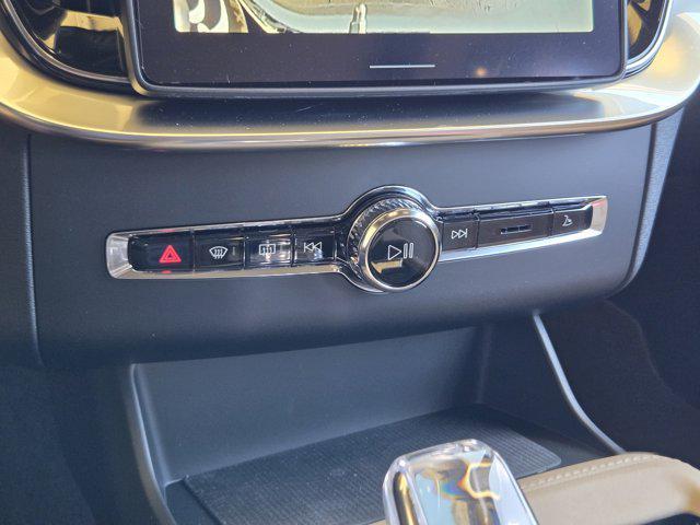 new 2025 Volvo XC90 car, priced at $69,155