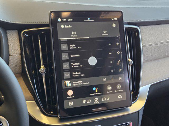 new 2025 Volvo XC90 car, priced at $69,155