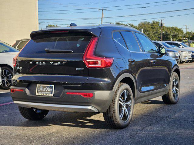 new 2025 Volvo XC40 car, priced at $45,215