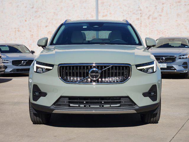 new 2025 Volvo XC40 car, priced at $48,820