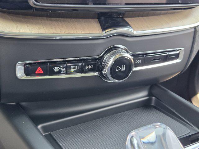 new 2026 Volvo XC60 car, priced at $57,985