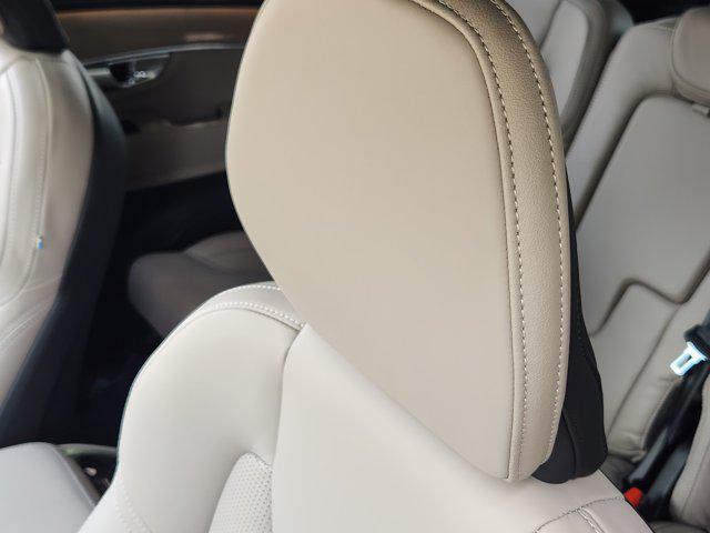 new 2025 Volvo XC90 Plug-In Hybrid car, priced at $82,405