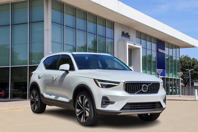 new 2025 Volvo XC40 car, priced at $51,015
