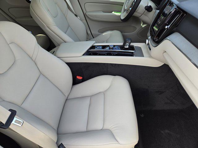 new 2025 Volvo XC60 car, priced at $55,360