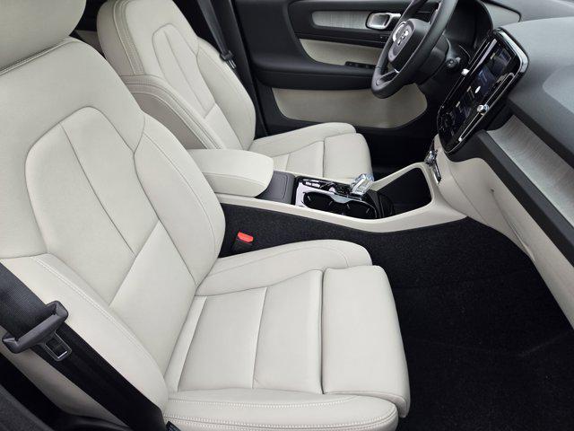 new 2025 Volvo XC40 car, priced at $50,610