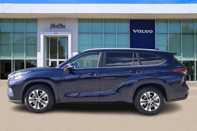 used 2024 Toyota Highlander car, priced at $34,390