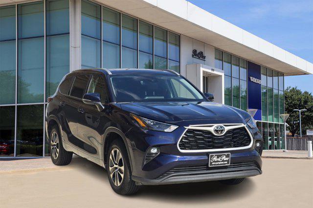 used 2024 Toyota Highlander car, priced at $34,390