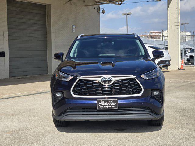 used 2024 Toyota Highlander car, priced at $34,390
