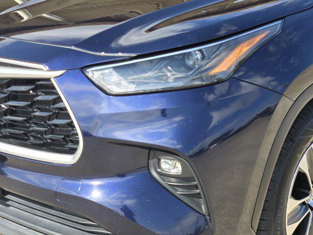 used 2024 Toyota Highlander car, priced at $34,390