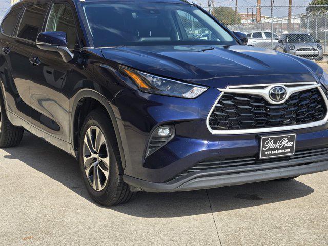 used 2024 Toyota Highlander car, priced at $34,390