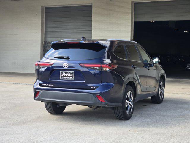 used 2024 Toyota Highlander car, priced at $34,390